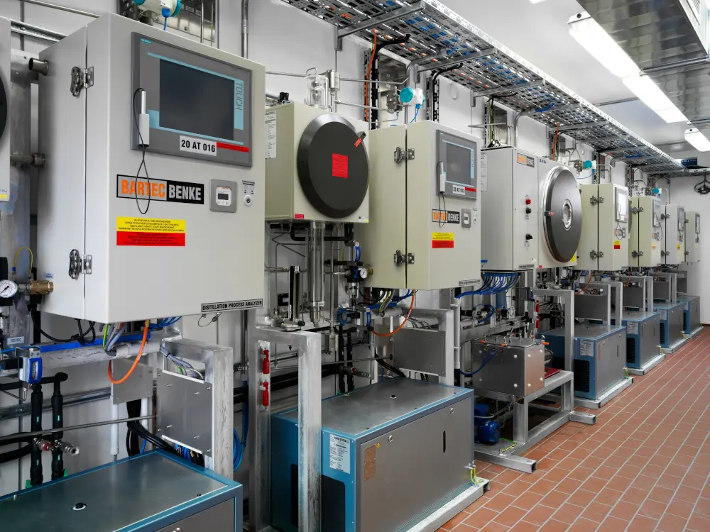 A l’aide d’un audit de sécurité que l’entreprise doit faire exécuter, chaque local devient une zone indiquée par un chiffre. Les composants dans l’espace doivent répondre à ce zonage