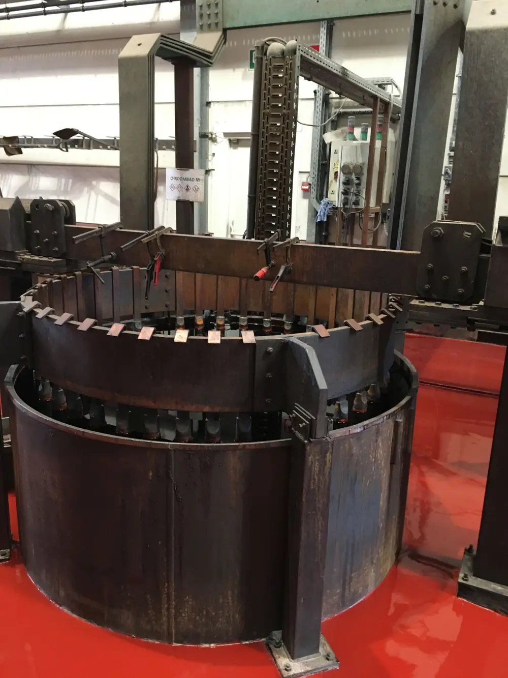 D'Haene beschikt over een groot aantal  baden voor het hardverchromen