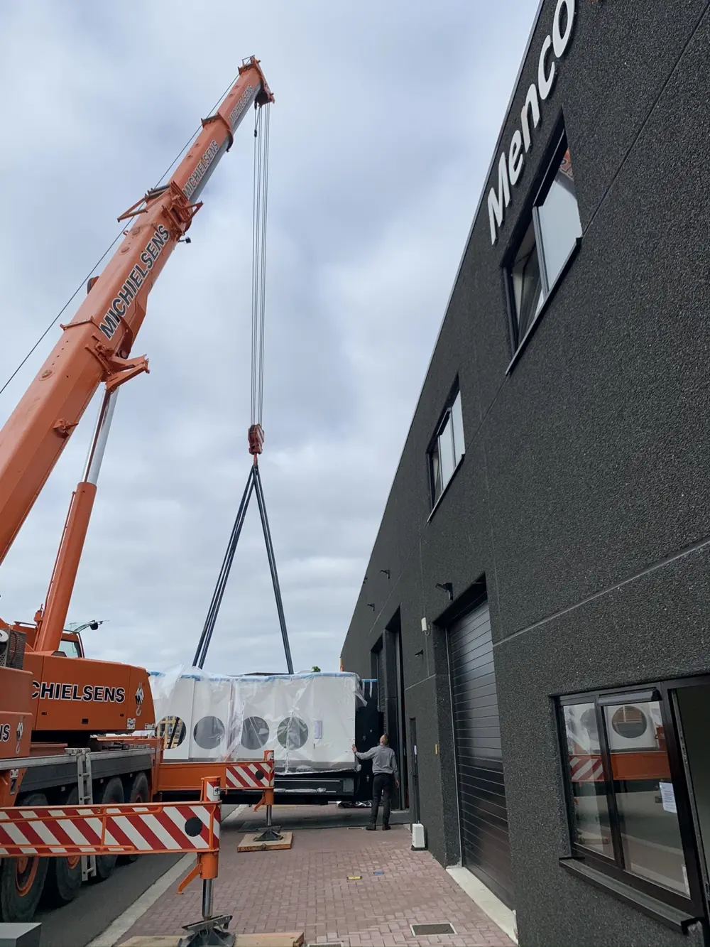 “Eind maart werd de machine volgens afspraak geleverd, al bestond daar wel even twijfel over”, geeft Bart Willem van machineleverancier Germond toe