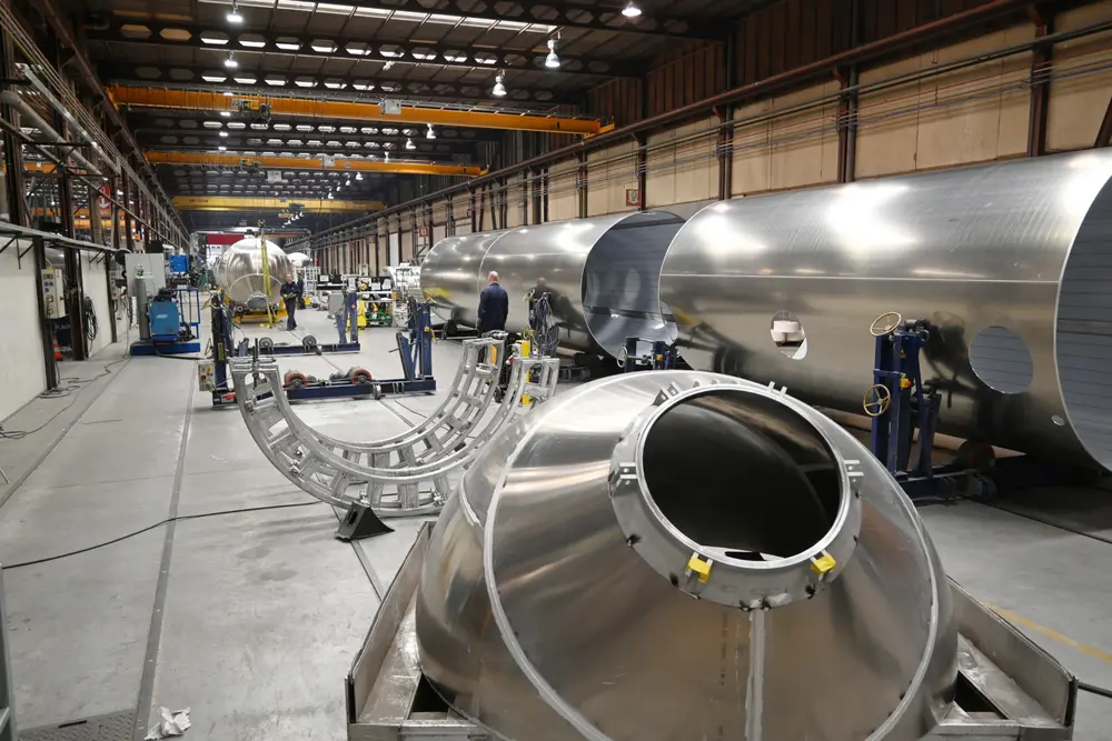 LAG Trailers produit des camions- citernes en inox et aluminium