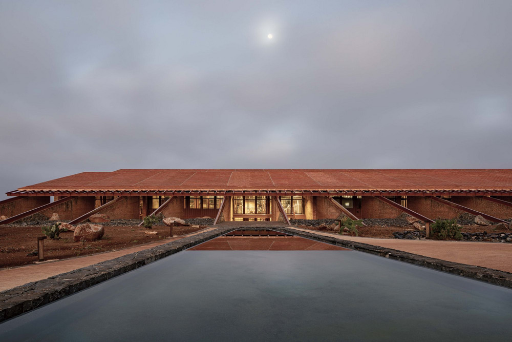 BRICKAWARDS26_Warehouse and Offices for Clase Azul La Hacienda Jalisco_Atelier Ars_Photographer César Béjar_001.jpg