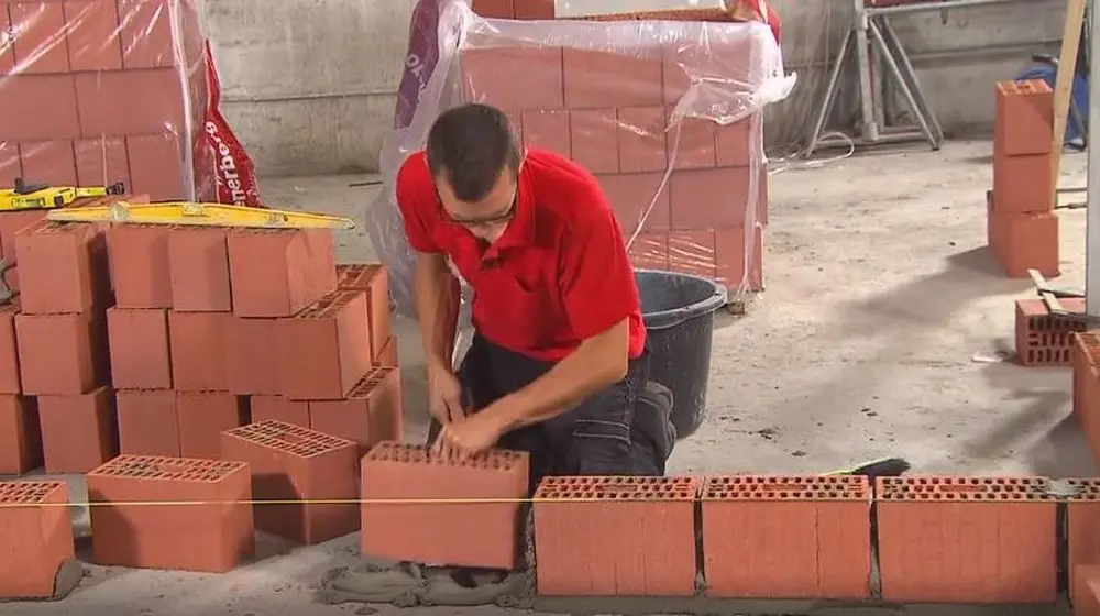 800 instructievideo's